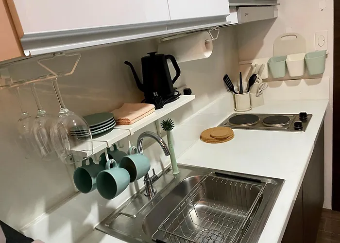 Twin Luxury Makati Marvel 300 Mbps Internet * Manila