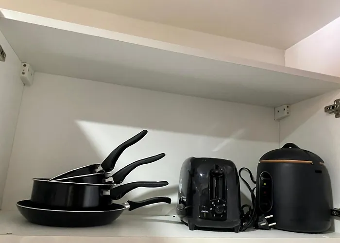 Twin Luxury Makati Marvel 300 Mbps Internet Apartment