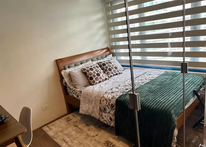 Twin Luxury Makati Marvel 300 Mbps Internet Apartment *