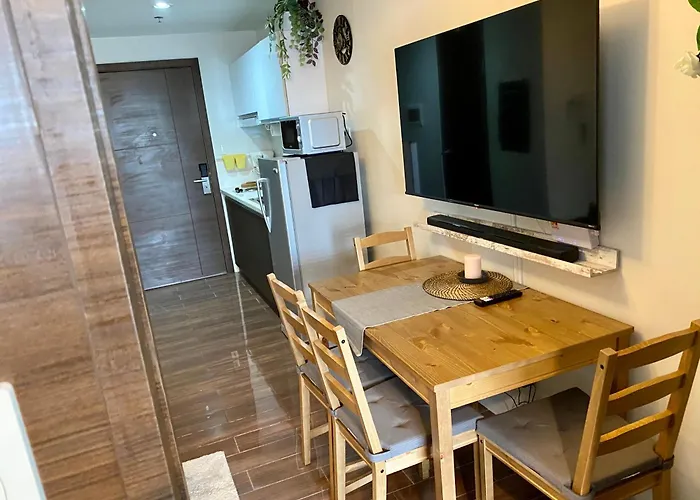 Apartment Twin Luxury Makati Marvel 300 Mbps Internet *