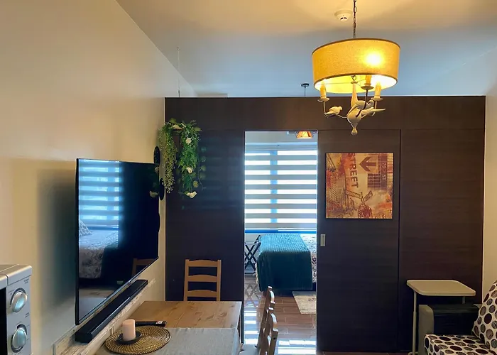 Twin Luxury Makati Marvel 300 Mbps Internet