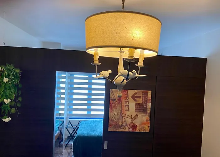 Twin Luxury Makati Marvel 300 Mbps Internet Apartment *