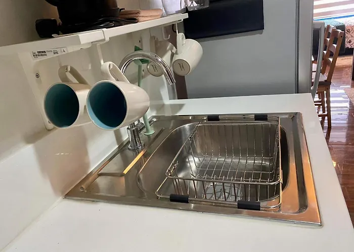 Twin Luxury Makati Marvel 300 Mbps Internet Apartment